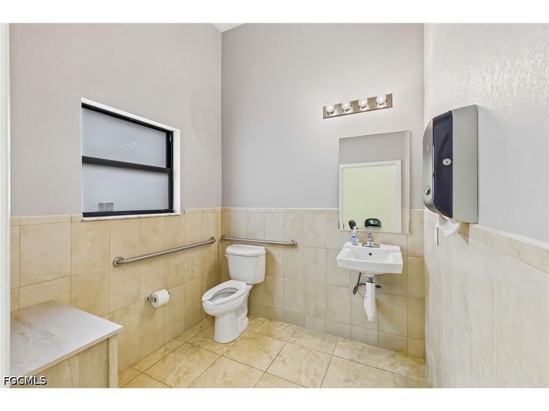 1010 NE 9th Street #A Cape Coral FL 33909 2026023460 image32
