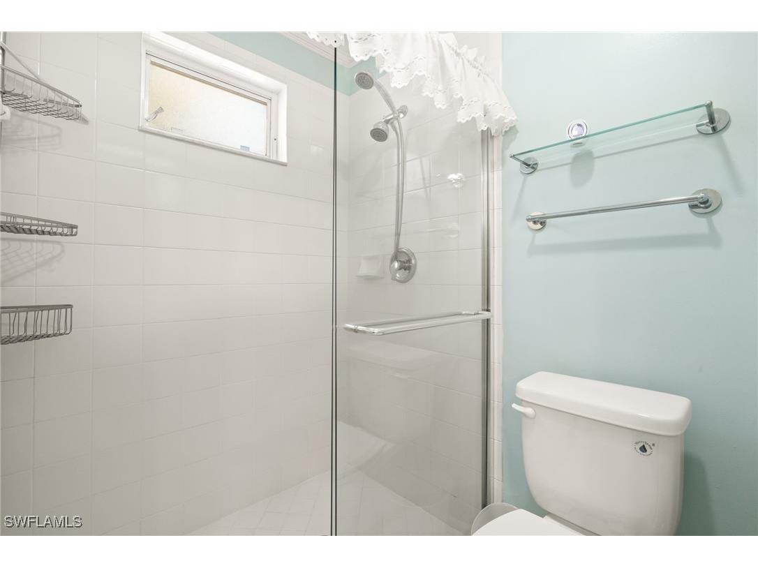 1010 Partridge Circle #202 Naples FL 34104 225076859 image10