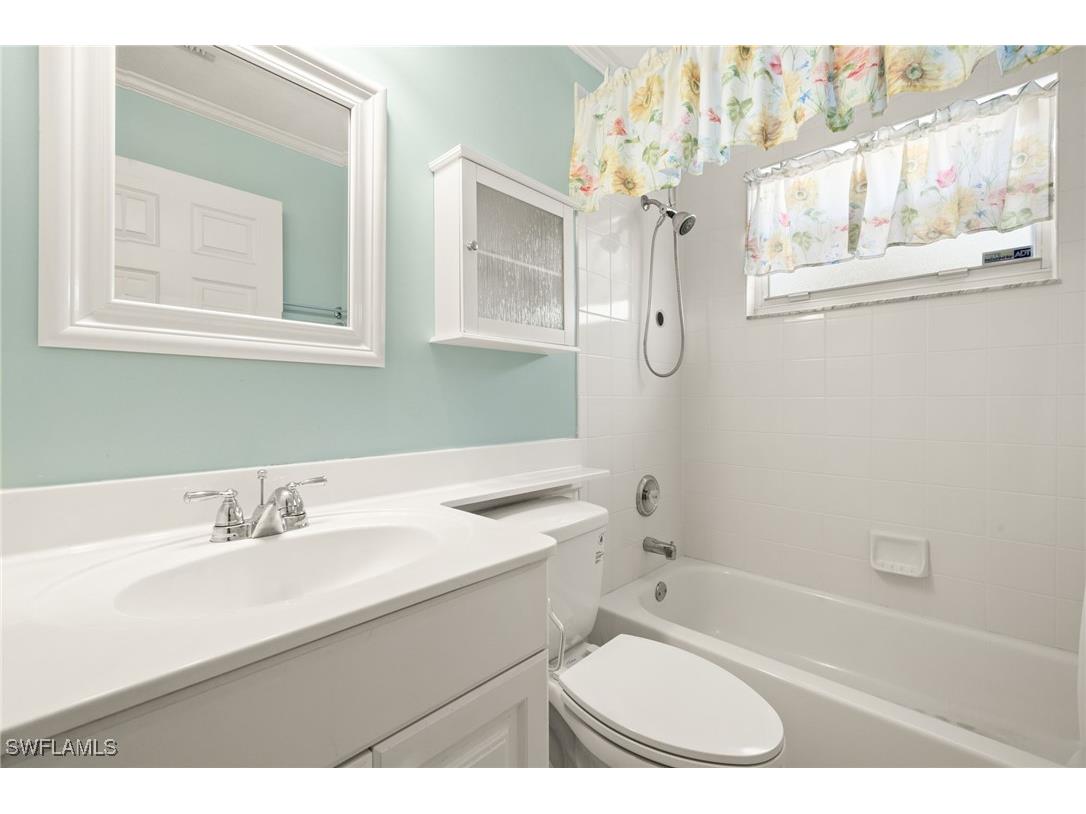 1010 Partridge Circle #202 Naples FL 34104 225076859 image15