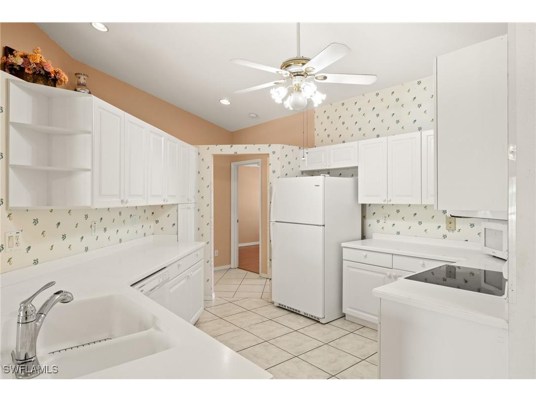 1010 Partridge Circle #202 Naples FL 34104 225076859 image16