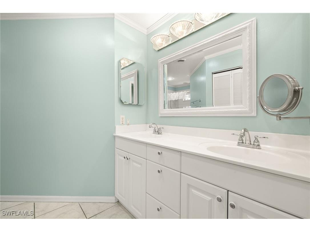 1010 Partridge Circle #202 Naples FL 34104 225076859 image9