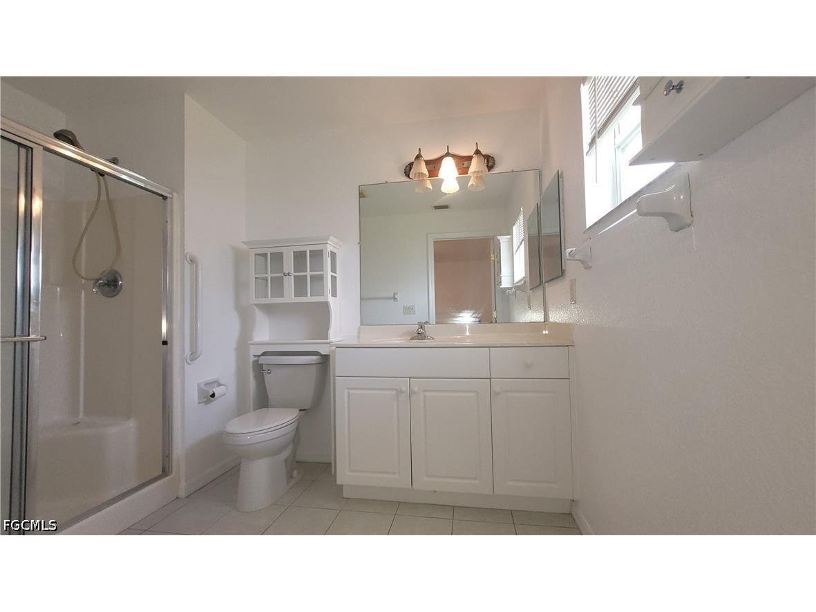 1010 SE 12th Terrace Cape Coral FL 33990 2026018785 image10