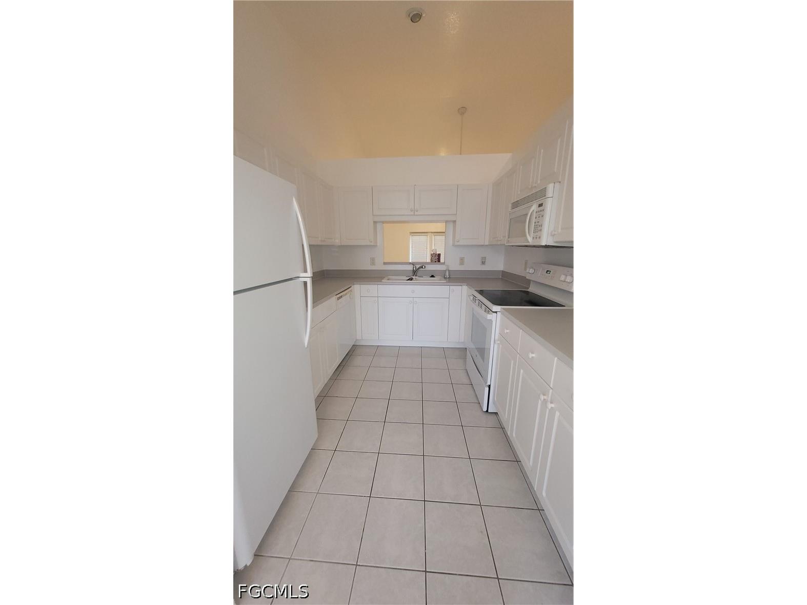 1010 SE 12th Terrace Cape Coral FL 33990 2026018785 image4