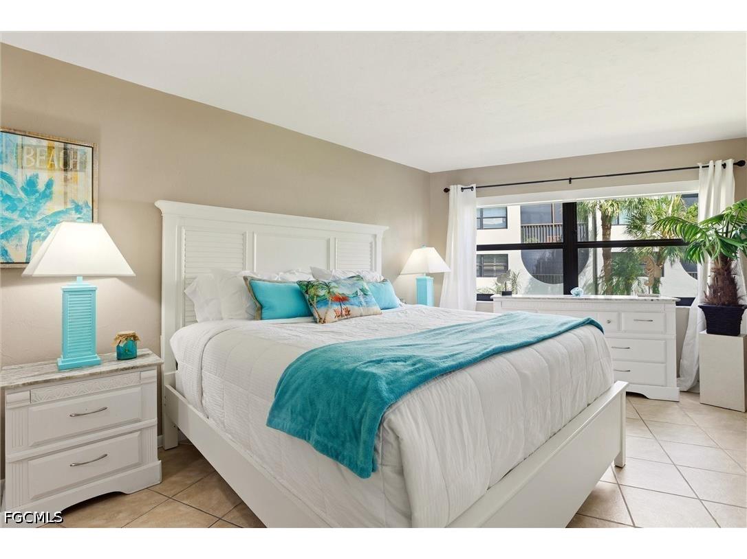 1011 Anglers Cove #H203 Marco Island FL 34145 2026025612 image11