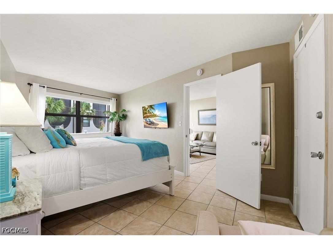 1011 Anglers Cove #H203 Marco Island FL 34145 2026025612 image13