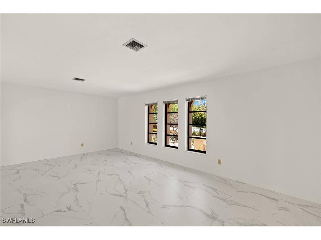 1011 El Mar Avenue Fort Myers FL 33919 225037953 image3