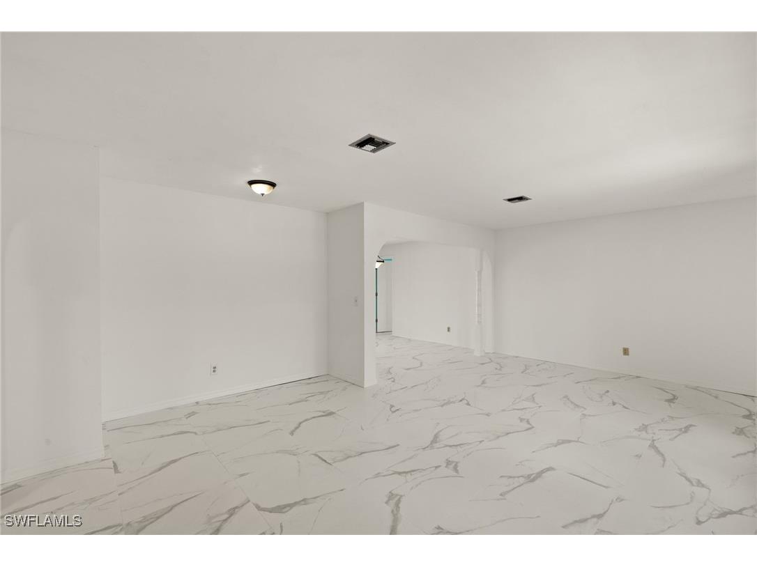 1011 El Mar Avenue Fort Myers FL 33919 225037953 image5