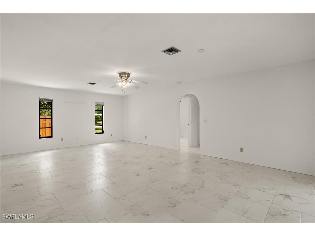1011 El Mar Avenue Fort Myers FL 33919 225037953 image9