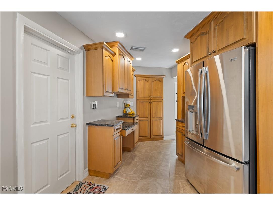 1011 S Town And River Drive Fort Myers FL 33919 2026003903 image10