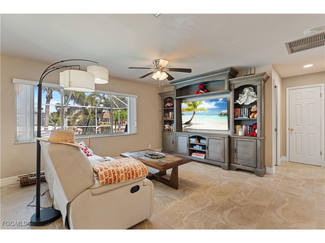 1011 S Town And River Drive Fort Myers FL 33919 2026003903 image16