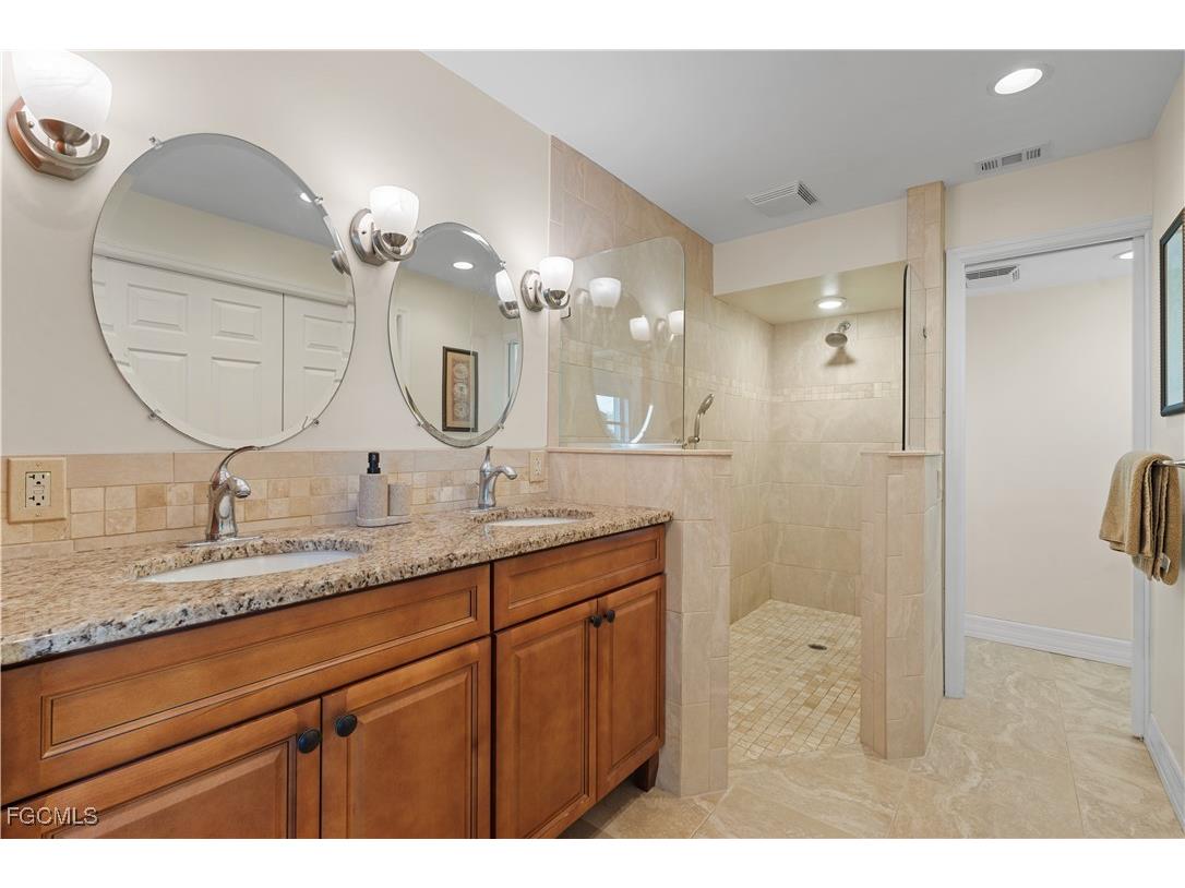 1011 S Town And River Drive Fort Myers FL 33919 2026003903 image22