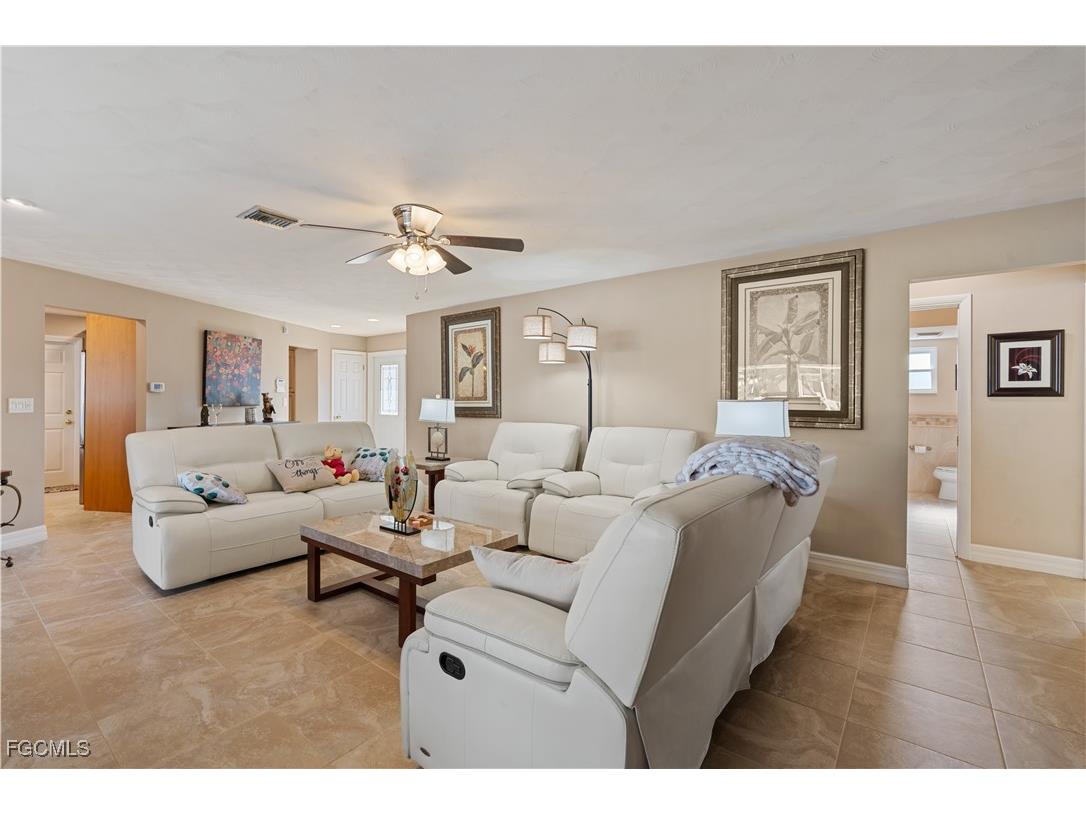 1011 S Town And River Drive Fort Myers FL 33919 2026003903 image7