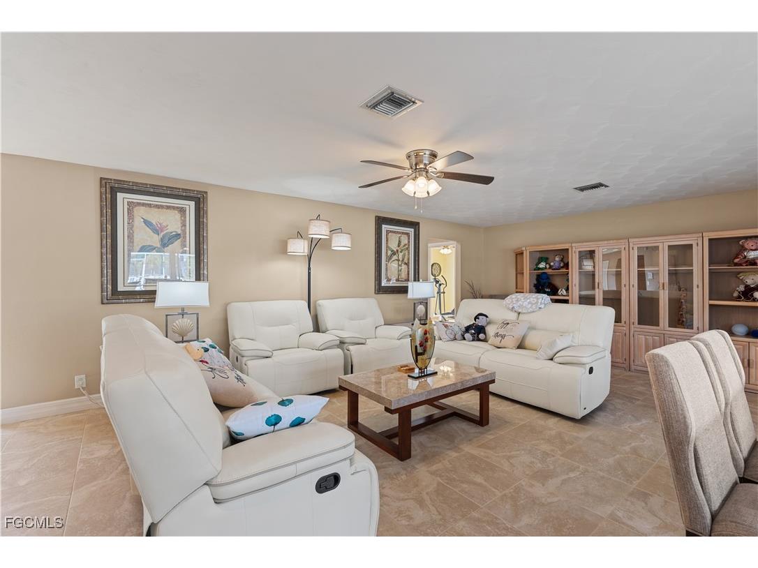 1011 S Town And River Drive Fort Myers FL 33919 2026003903 image8