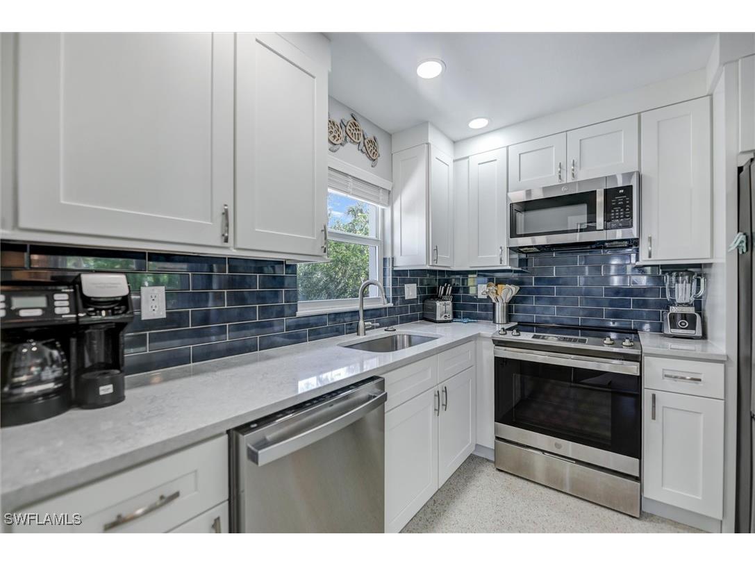 1012/1014 E Gulf Drive Sanibel FL 33957 225023958 image9