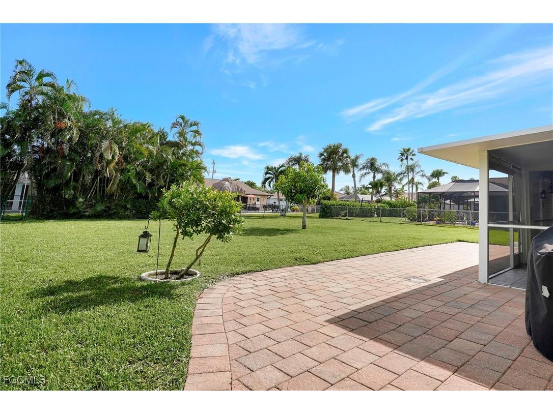 1012 SW 51st Terrace Cape Coral FL 33914 2025007001 image27