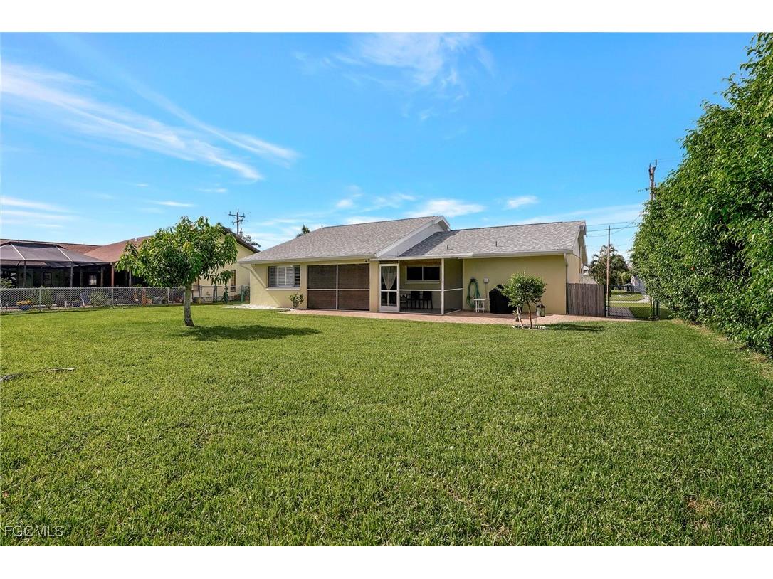 1012 SW 51st Terrace Cape Coral FL 33914 2025007001 image28