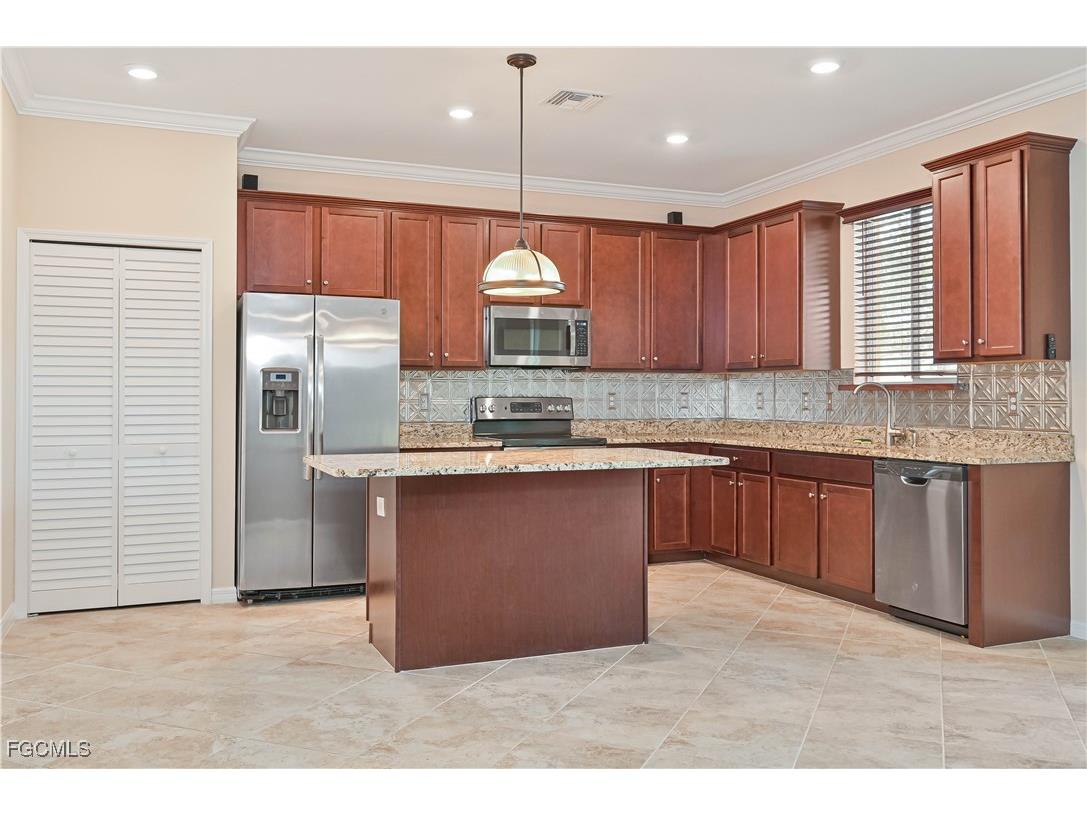 10120 Tin Maple Drive #19 Estero FL 33928 2026001920 image11