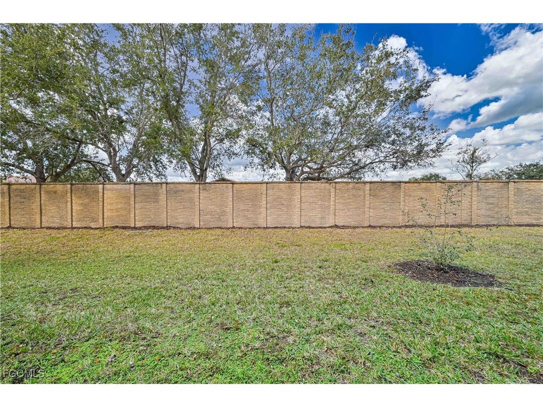 10120 Tin Maple Drive #19 Estero FL 33928 2026001920 image5