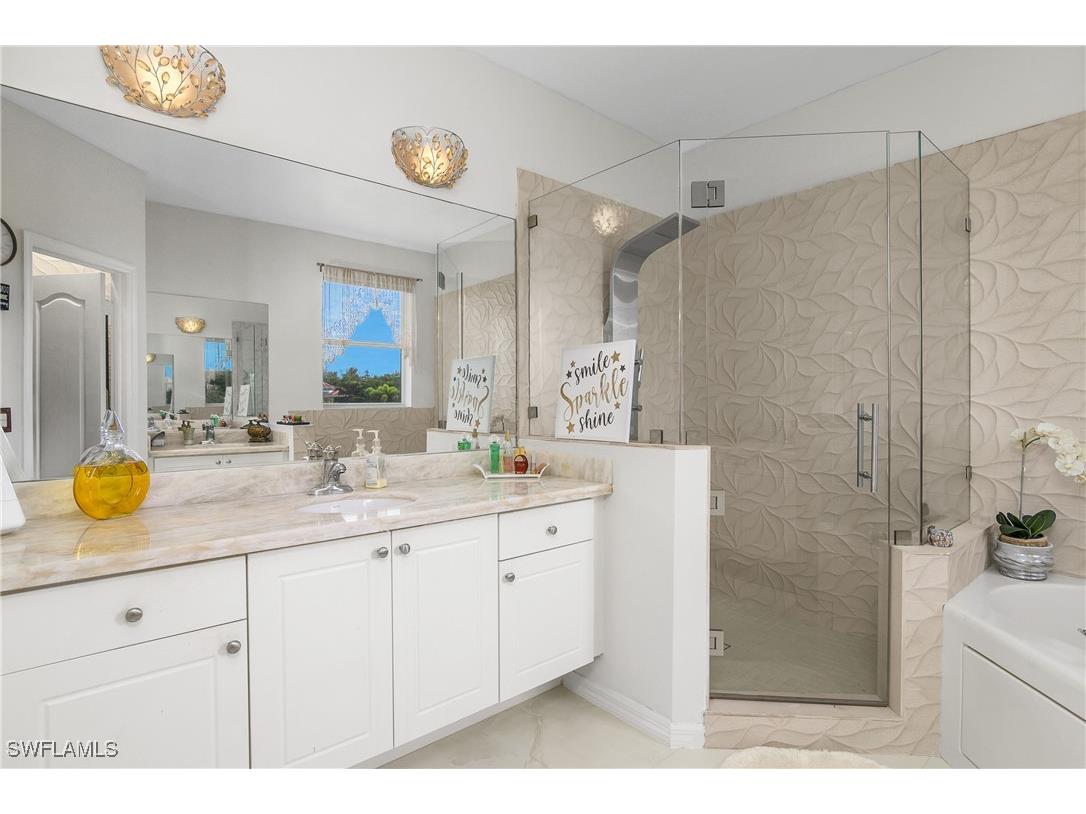 10125 N Golden Elm Drive Estero FL 33928 225066549 image21