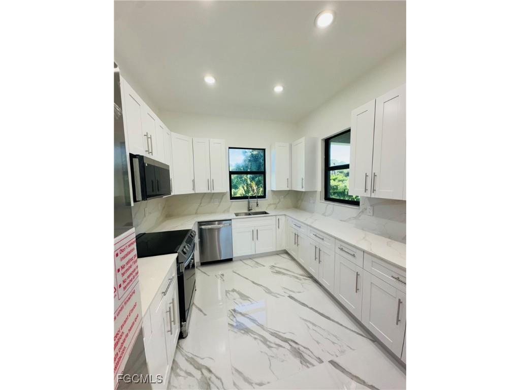 1013 Barcelona Street E Lehigh Acres FL 33974 2025010862 image10