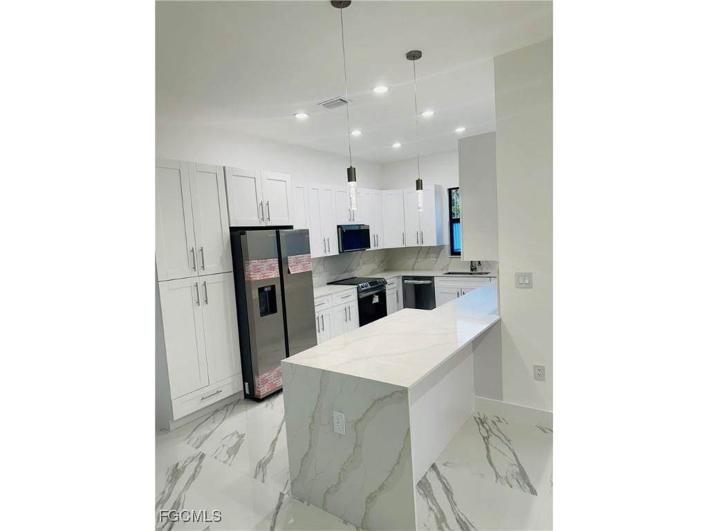 1013 Barcelona Street E Lehigh Acres FL 33974 2025010862 image12