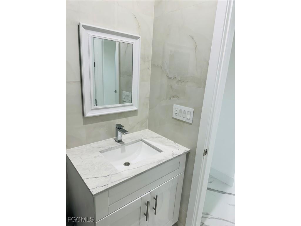 1013 Barcelona Street E Lehigh Acres FL 33974 2025010862 image22