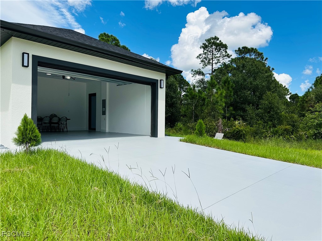 1013 Barcelona Street E Lehigh Acres FL 33974 2025010862 image5