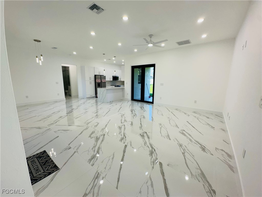 1013 Barcelona Street E Lehigh Acres FL 33974 2025010862 image7