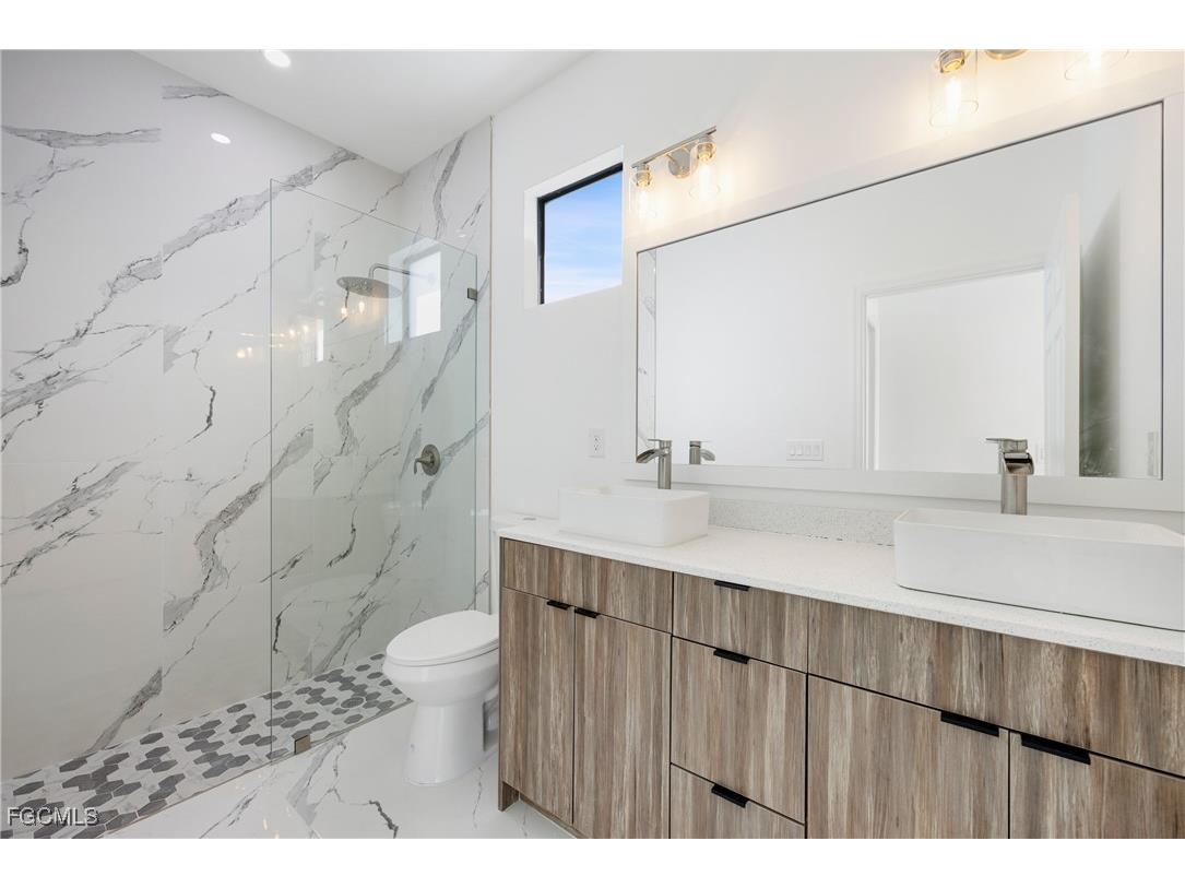 1013 El Dorado Boulevard N Cape Coral FL 33993 2025021634 image13