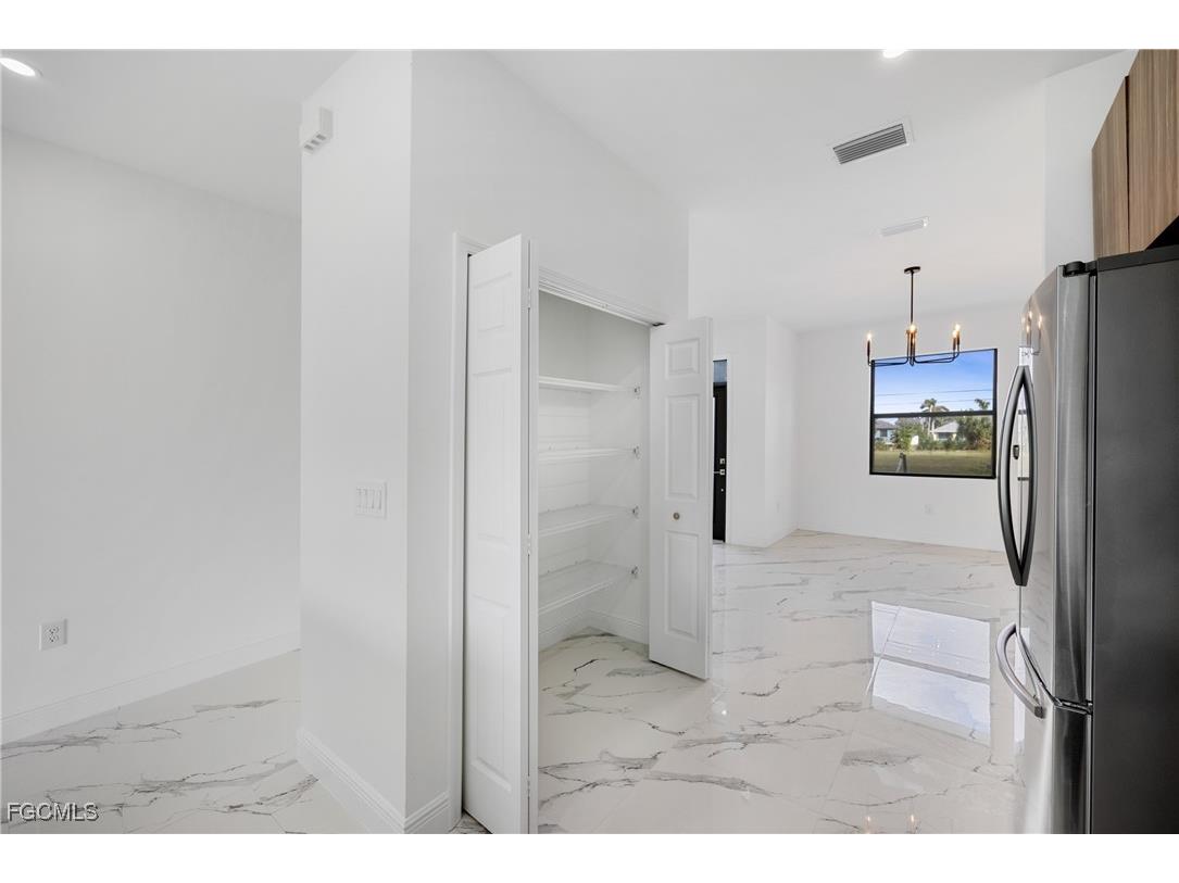 1013 El Dorado Boulevard N Cape Coral FL 33993 2025021634 image19