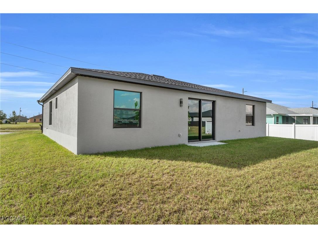1013 El Dorado Boulevard N Cape Coral FL 33993 2025021634 image29