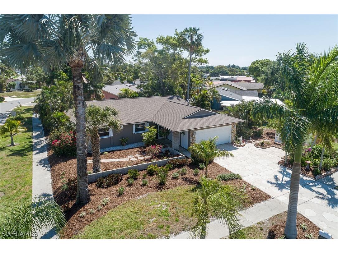 1013 Lake Shore Drive Naples FL 34103 224023934 image1