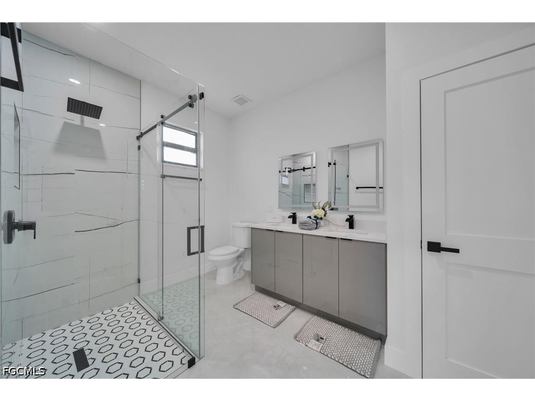 1013 NE 12th Terrace Cape Coral FL 33909 2026029262 image17