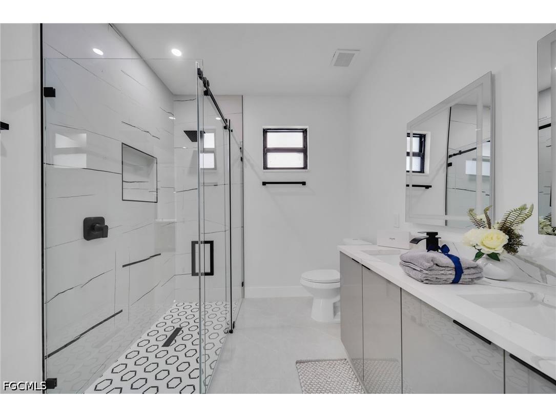 1013 NE 12th Terrace Cape Coral FL 33909 2026029262 image18