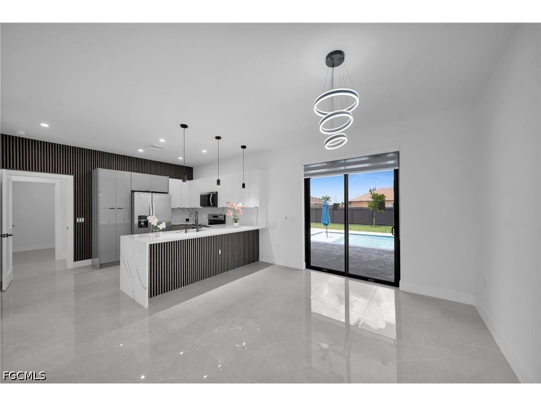 1013 NE 12th Terrace Cape Coral FL 33909 2026029262 image5
