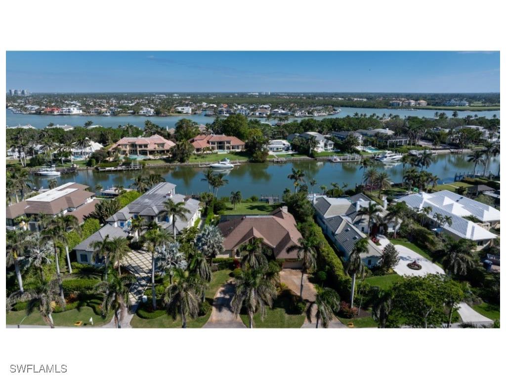 1013 Spyglass Lane Naples FL 34102 225008146 image1