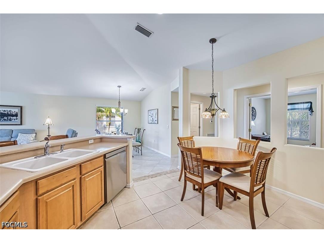 10135 Colonial Country Club Boulevard #1202 Fort Myers FL 33913 2026013843 image11