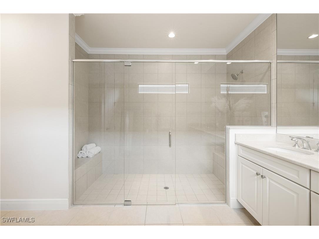 10137 Florence Circle Naples FL 34119 225076841 image19