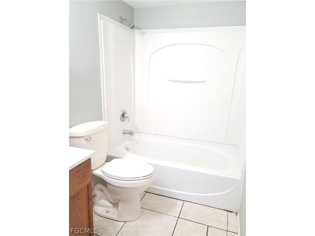 1014 Country Club Boulevard #2 Cape Coral FL 33990 2026010535 image4