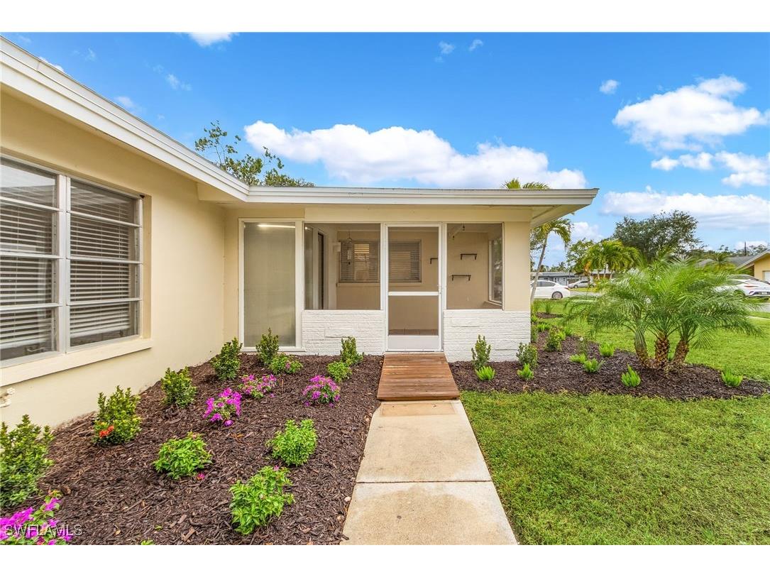 1015 El Mar Avenue Fort Myers FL 33919 225012236 image4