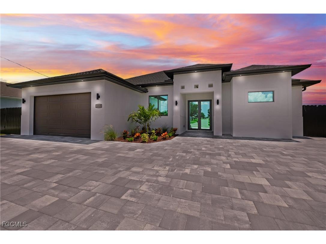 1015 NE 10th Place Cape Coral FL 33909 2025004979 image1