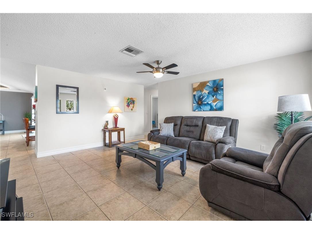 1015 SE 25th Lane Cape Coral FL 33904 225035335 image2