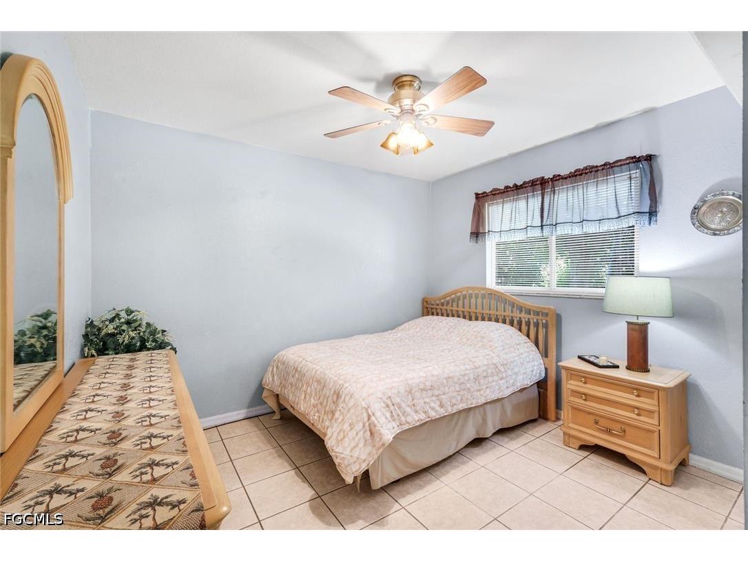 1015 SE 4th Place Cape Coral FL 33990 2026030879 image18