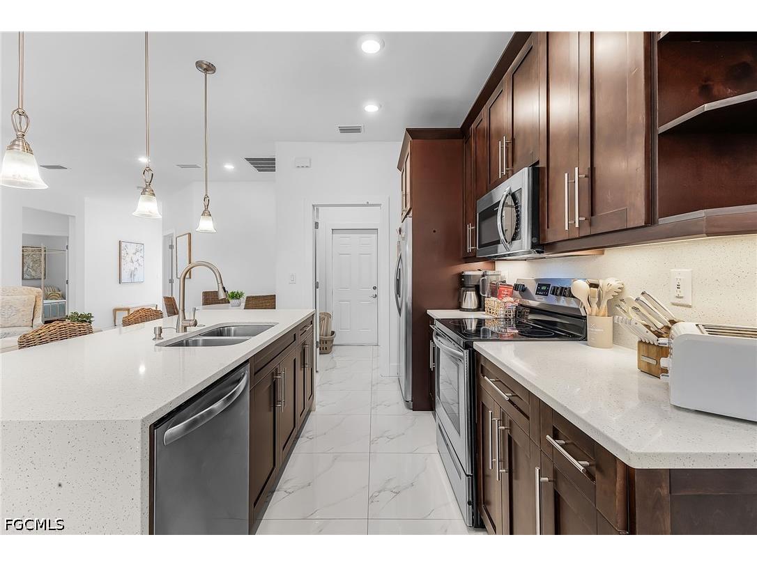 1015 SW 15th Place Cape Coral FL 33991 2026019422 image11