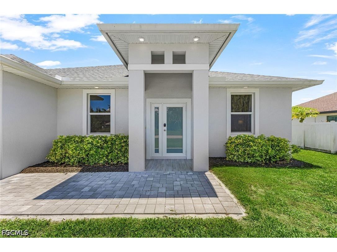 1015 SW 15th Place Cape Coral FL 33991 2026019422 image3
