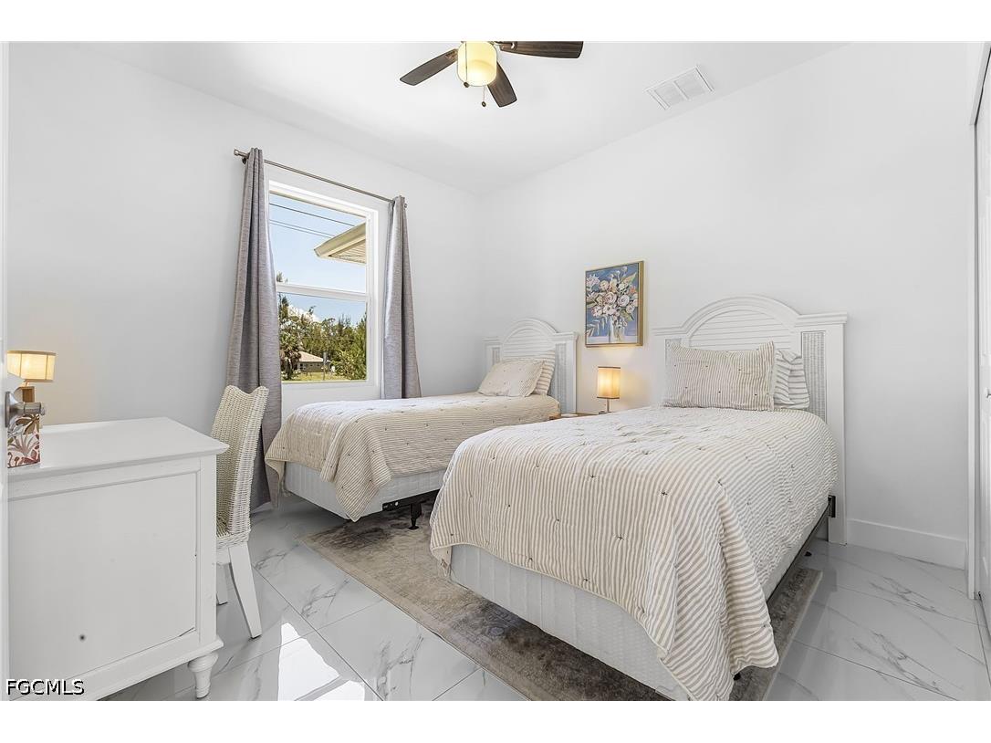 1015 SW 15th Place Cape Coral FL 33991 2026019422 image5