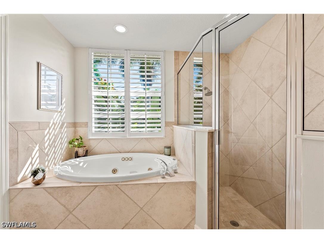 1015 Tivoli Lane Naples FL 34104 226016241 image17