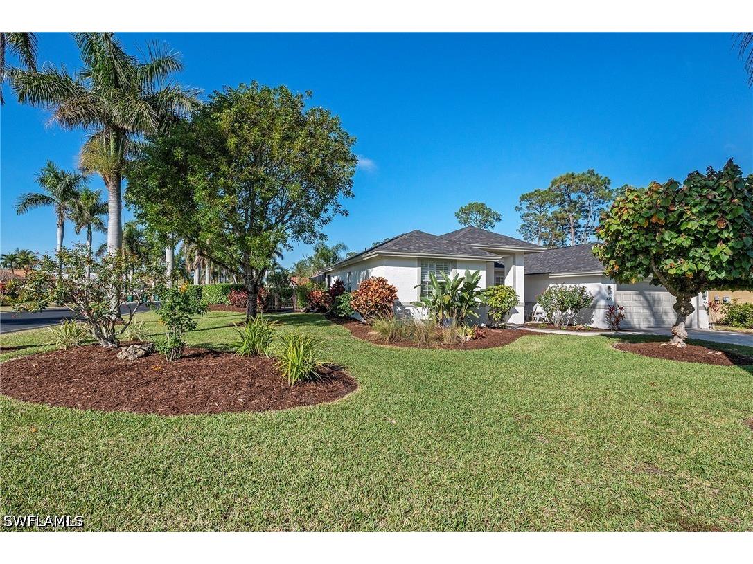1015 Tivoli Lane Naples FL 34104 226016241 image2