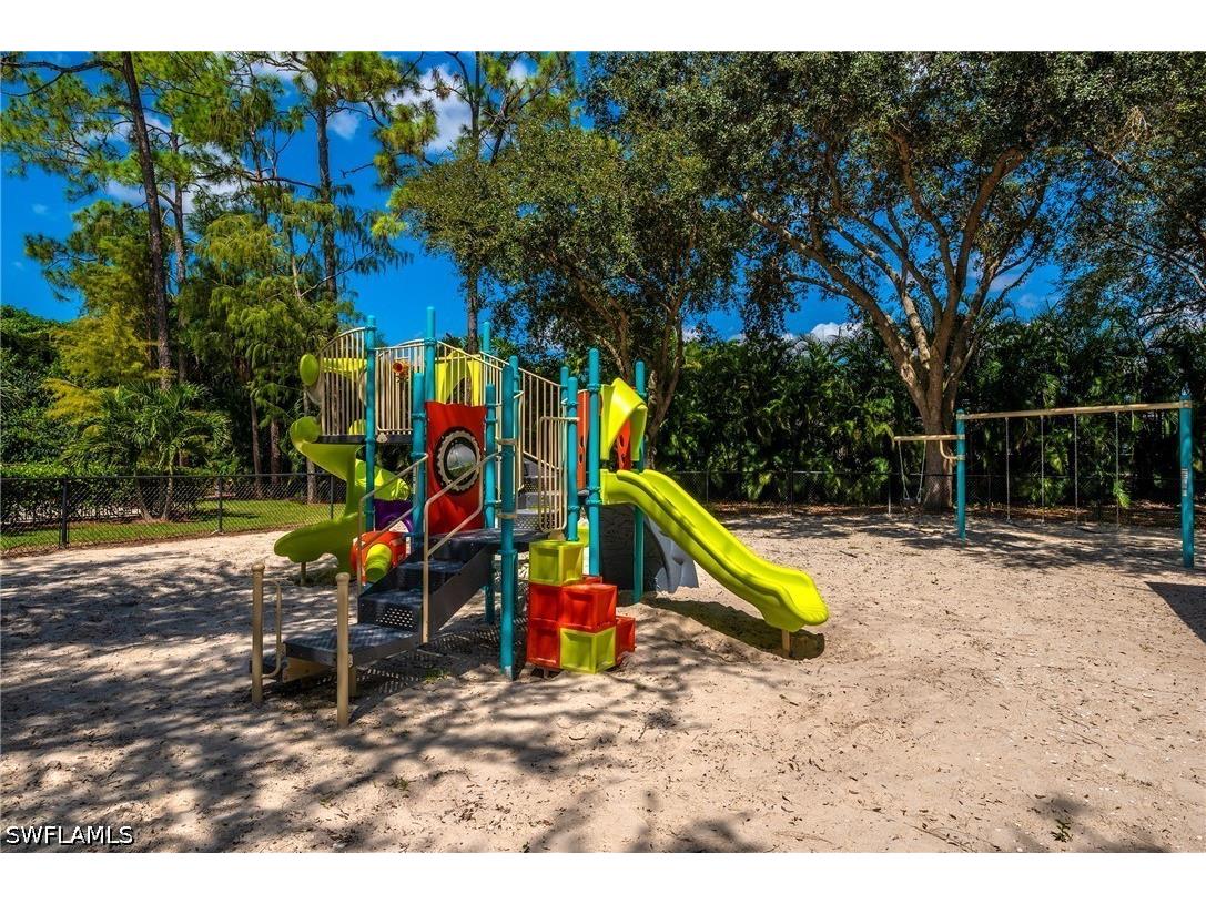 1015 Tivoli Lane Naples FL 34104 226016241 image32