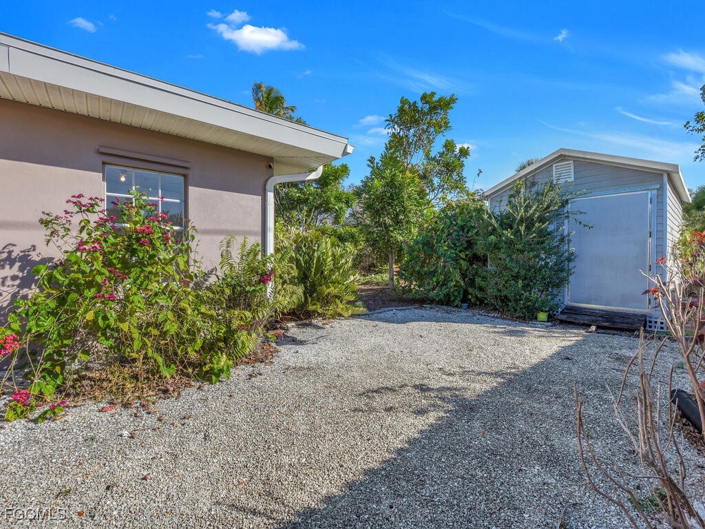 1016 Bayshore Avenue Fort Myers FL 33919 2026003452 image44